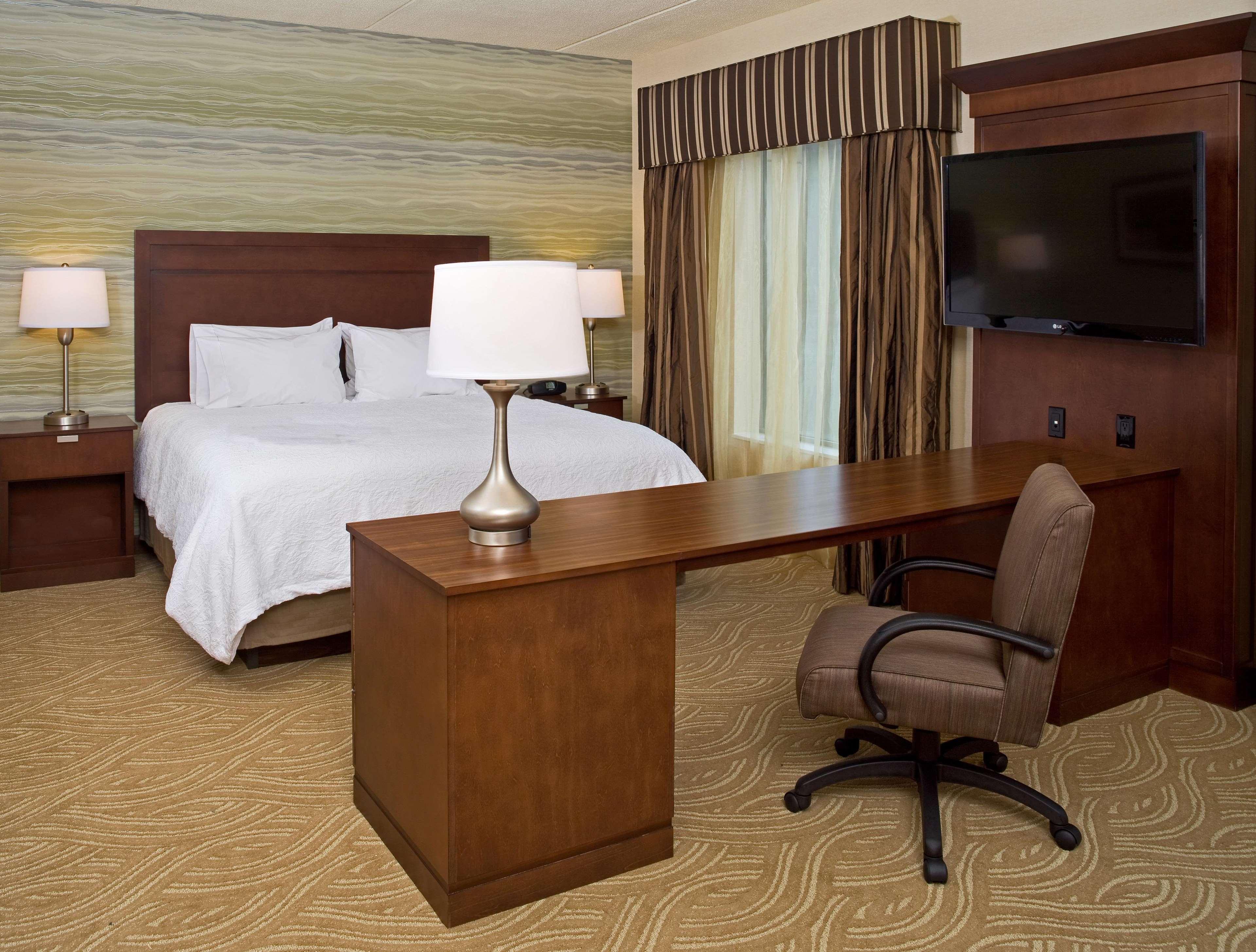 Hampton Inn & Suites Pittsburgh Waterfront West Homestead Room photo